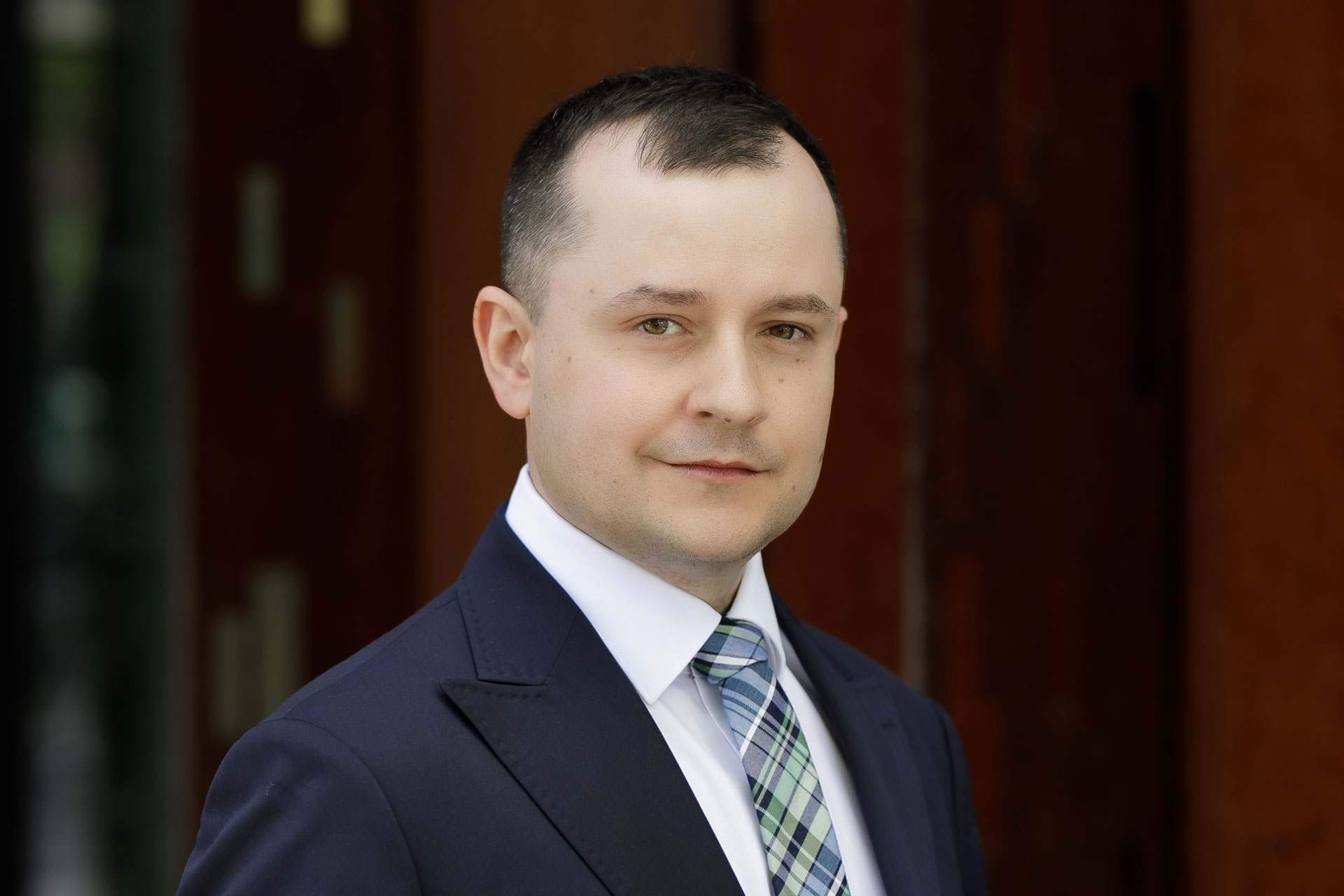 Łukasz Czyżewski – Prodziekan ds. Pielęgniarstwa Wydziału Nauk o Zdrowiu Warszawskiego Uniwersytetu Medycznego, zdjęcie portretowe